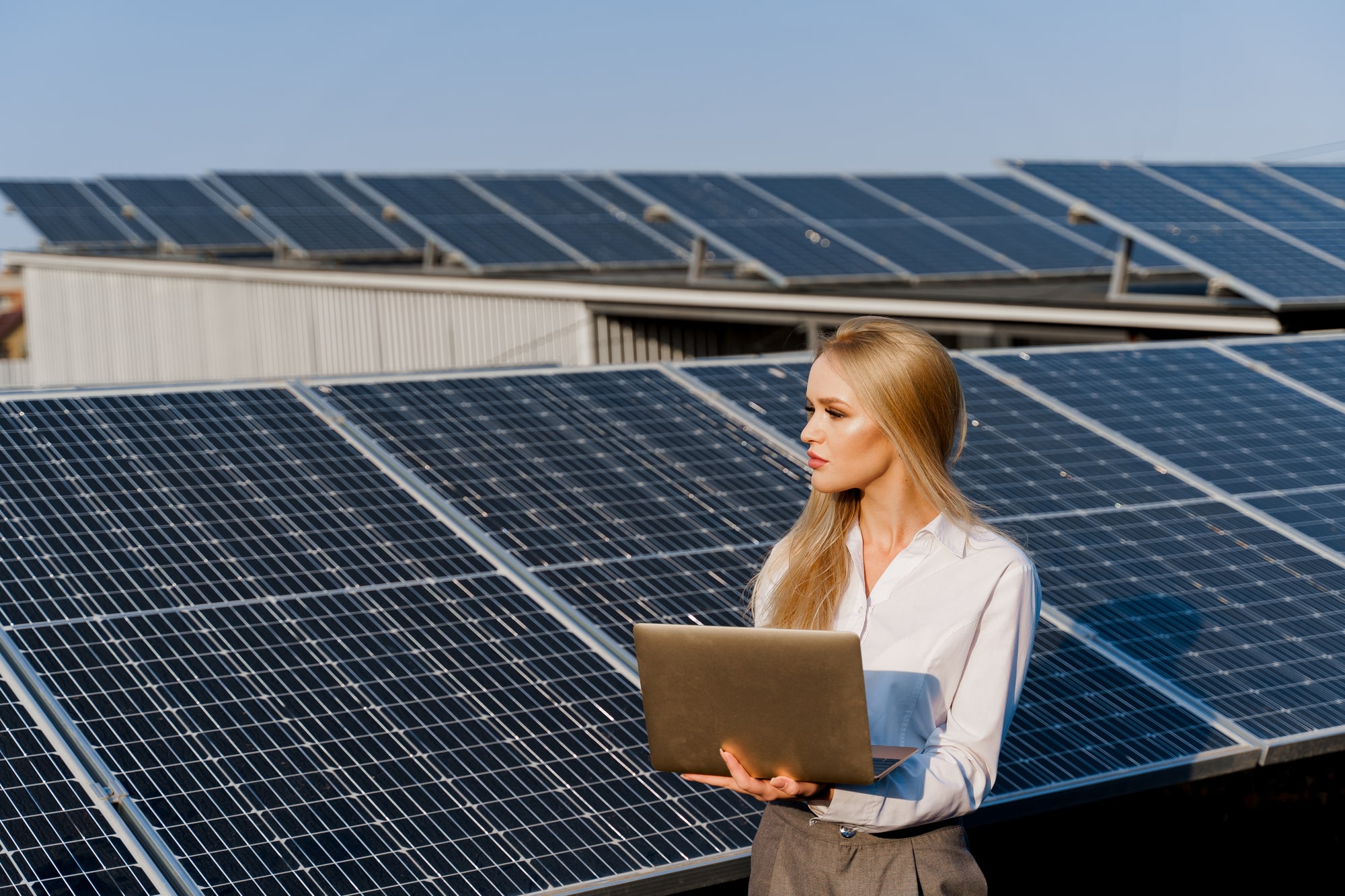 magazyn energii do fotowoltaiki, farm fotowoltaicznych, farm wiatrowych